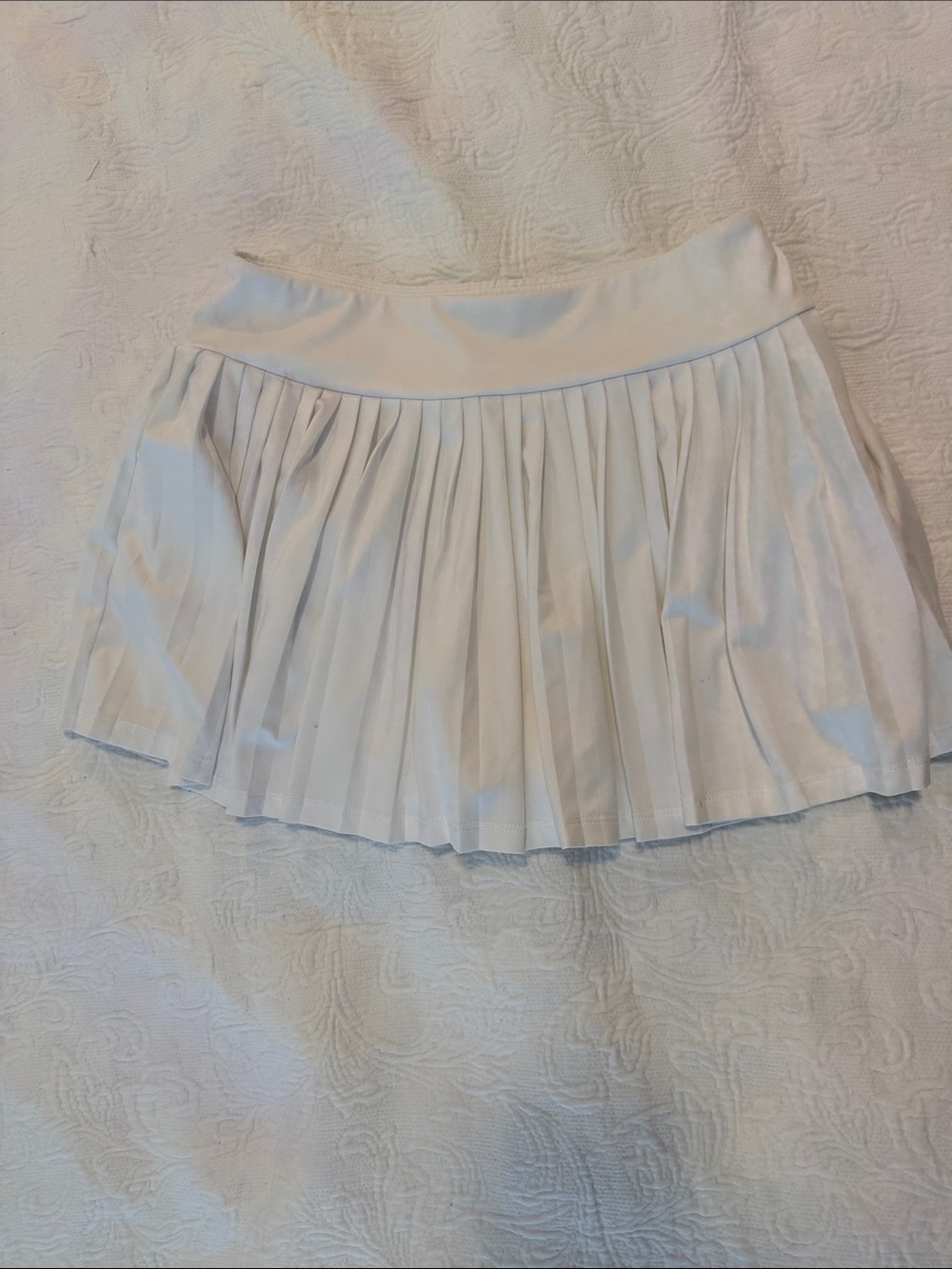 BP white athletic skirt built in shorts size small pleated